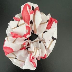 white scrunchie w/ pink flamingo